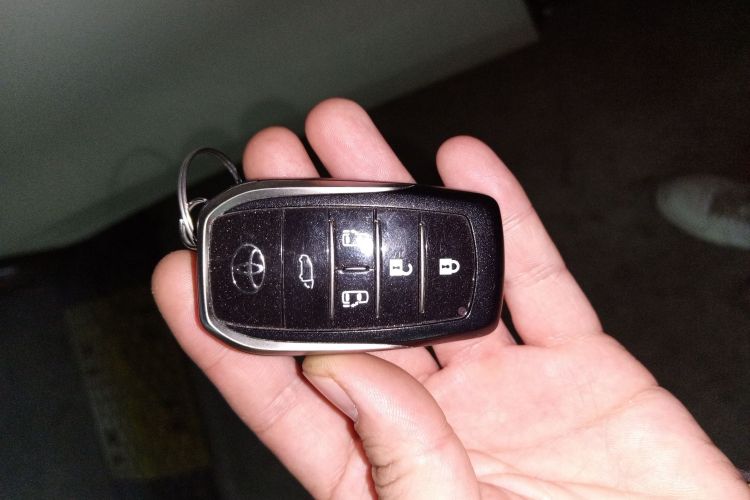 Used Toyota Alphard 2021 Dual-Engine 2.5L Prestige Edition
