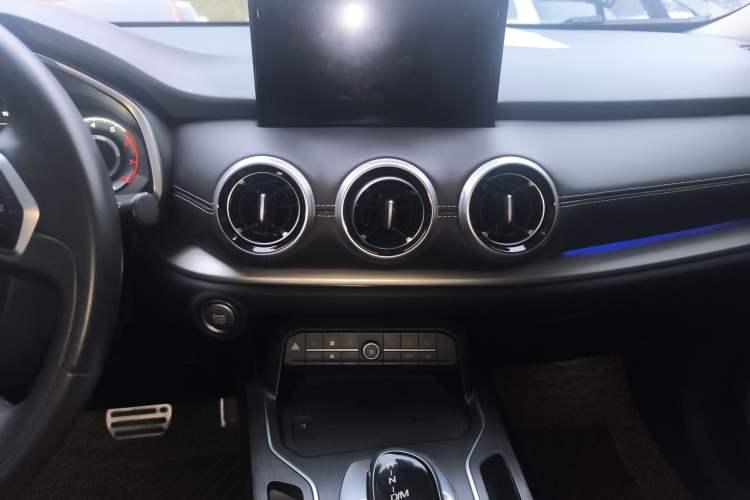 Used Wey VV6 2018 2.0T Two-Wheel-Drive Ultra-Luxury Version China V Standard
