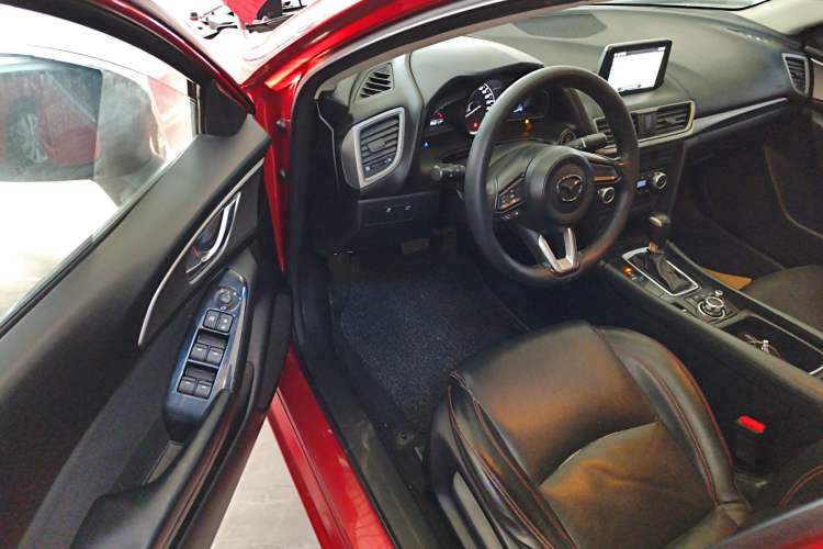 Used Mazda Mazda 3 Axela 2017 Sedan 1.5L Automatic Luxury Model Emission Standard China V
