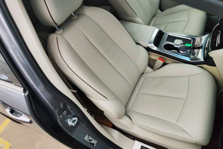 Used Buick GL8 2021 Land Cruiser Executive Class 652T Comfort Model
