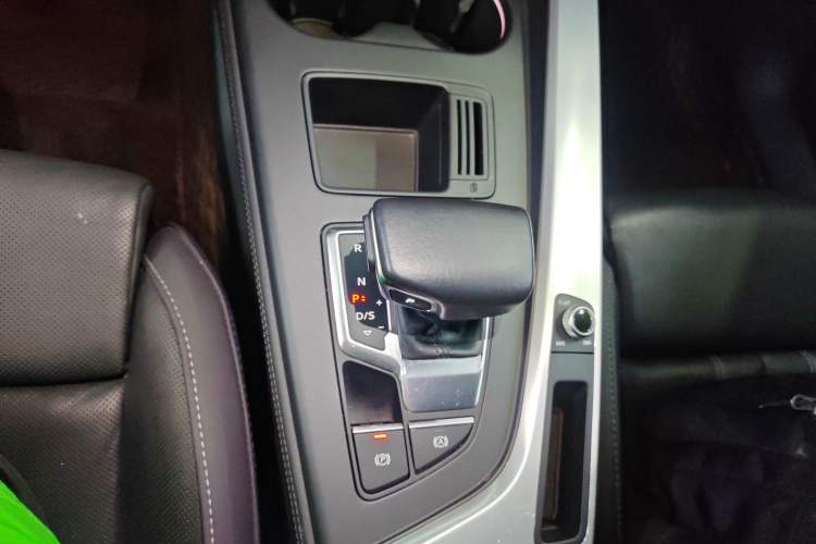 Used Audi A4L 2022 40 TFSI Luxury Dynamic Model
