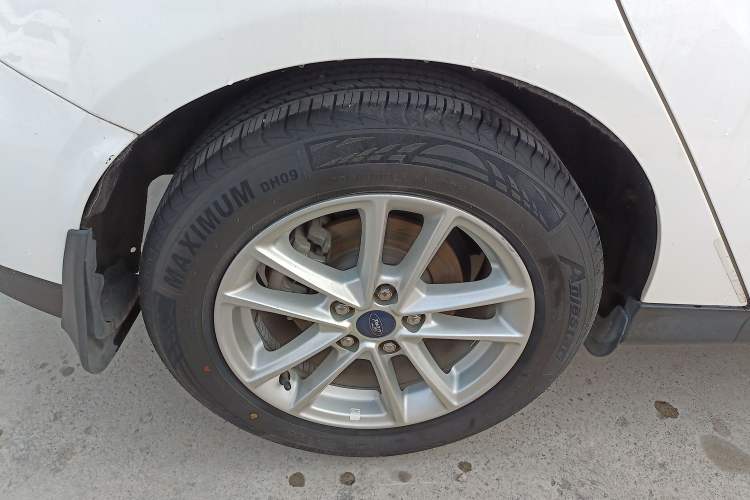 Used Ford Focus 2015 Hatchback EcoBoost 125 Automatic Supreme Style Edition
