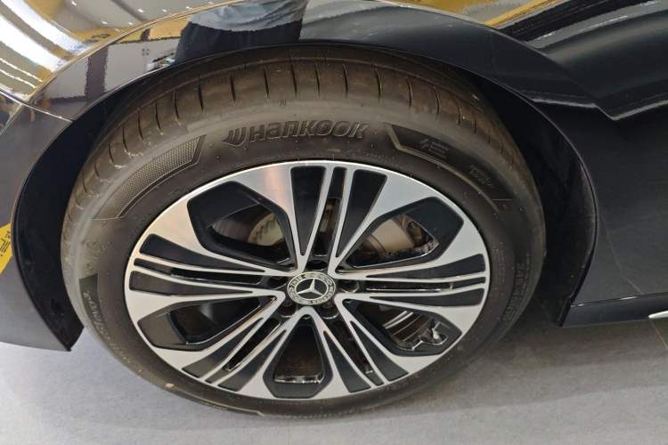 Used Mercedes-Benz E-Class 2025 Facelift E 300 L Luxury Edition
