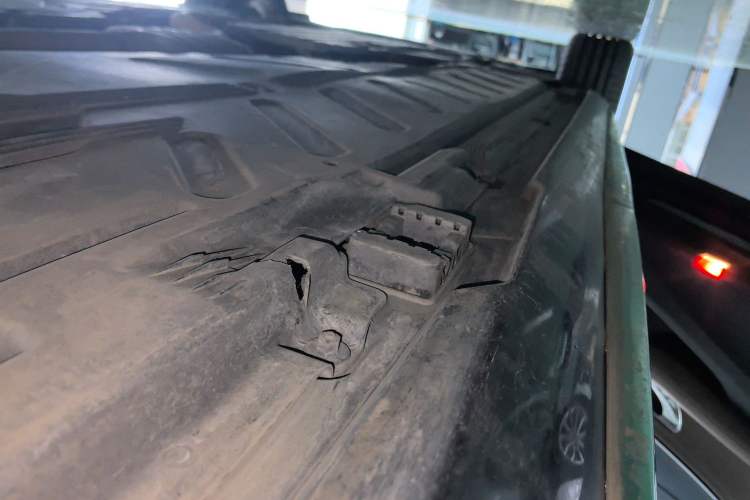 Used Mercedes-Benz E-Class 2017 E 300 L Sporty and Stylish Model
