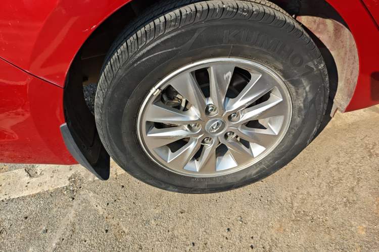 Used Hyundai Celesta 2018 1.6L Automatic GL Enjoyment Edition China VI compliant