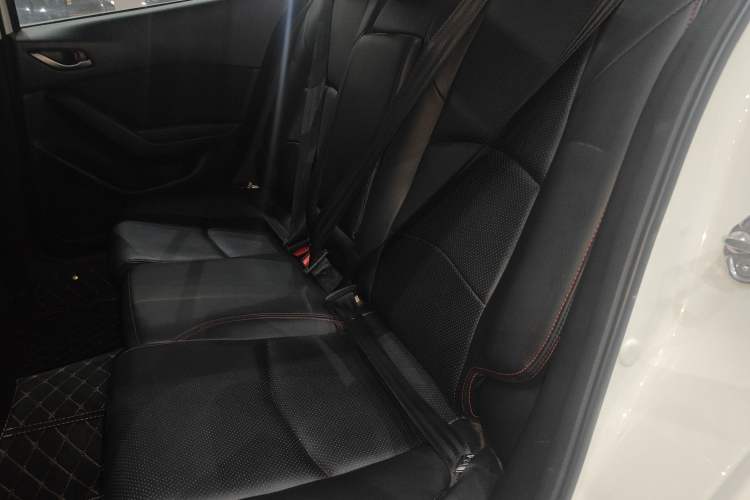 Used Mazda Mazda 3 Axela 2017 Sedan 1.5L Automatic Comfort Model China VI Standard
