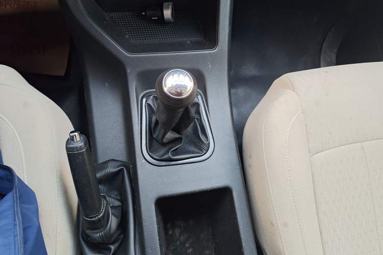 Used FORTHING Lingzhi 2023 M5L 1.6L Base Model 7 Seats
