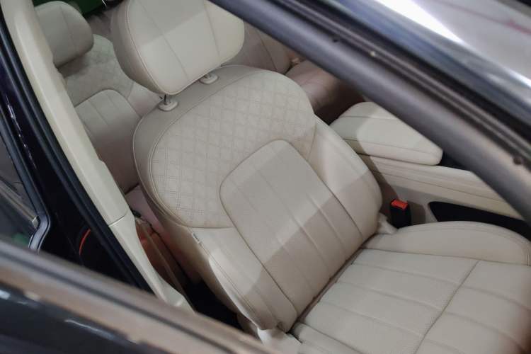 Used VOYAH Dream 2022 0-Emission Version Plus Intelligent Driving Package 475 km