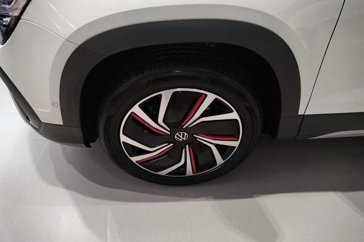 Used Volkswagen Tharu 2024 300TSI Two-Wheel-Drive Moon Luxury Edition
