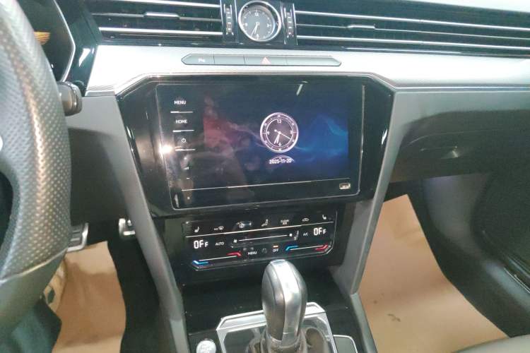 Used Volkswagen Magotan 2023 2 Million Units Limited Edition 330TSI DSG Leading Version
