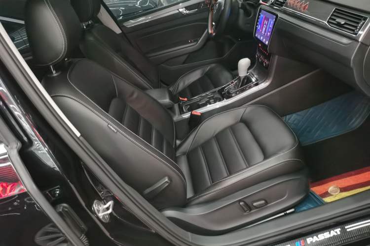 Used Volkswagen Passat 2017 330TSI DSG Luxury Edition
