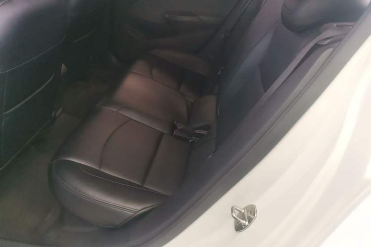 Used Chevrolet Cruze 2018 320 Automatic Pioneer Sunroof Edition