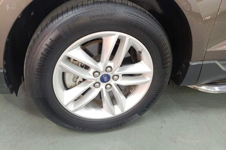 Used Ford Edge 2018 EcoBoost 245 Two-Wheel-Drive Platinum Edition 5 Seats