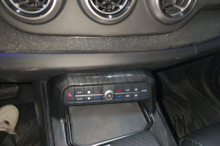 Used Wey VV7 2017 2.0T Ultra-Luxury Version
