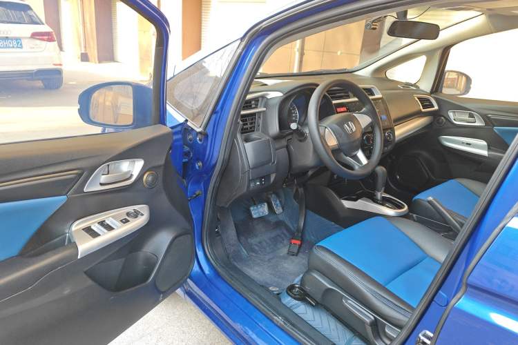 Used Honda Fit 2016 1.5L LXS CVT Comfort Sunroof Version
