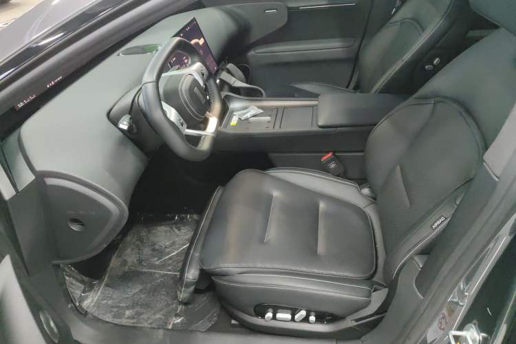 Used  12 2025 Ultra Extended-Range Edition
