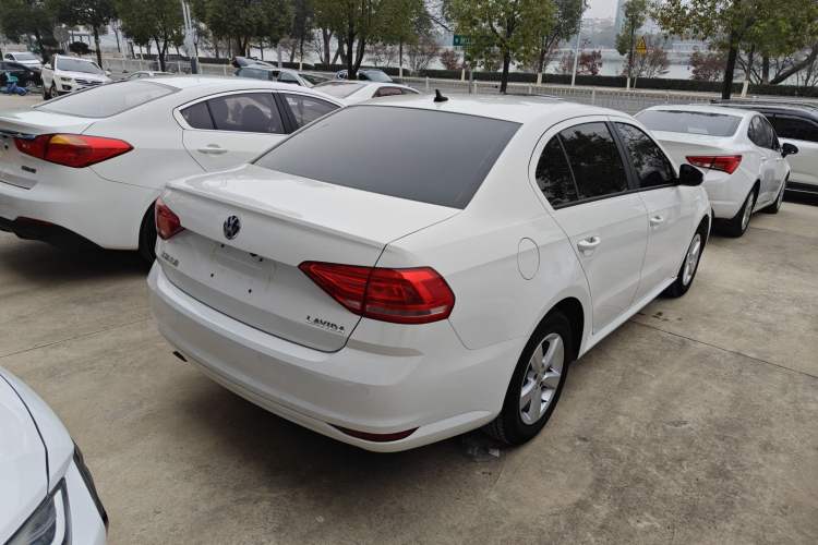 Used Volkswagen Lavida 2015 1.6L Manual Fashion Edition
