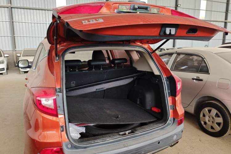 Used BYD Song 2017 Gaishe Upgrade Edition 1.5TID Automatic Elite Model
