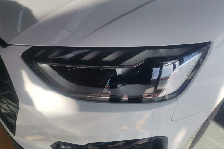 Used Audi A4L 2022 40 TFSI Luxury Dynamic Model
