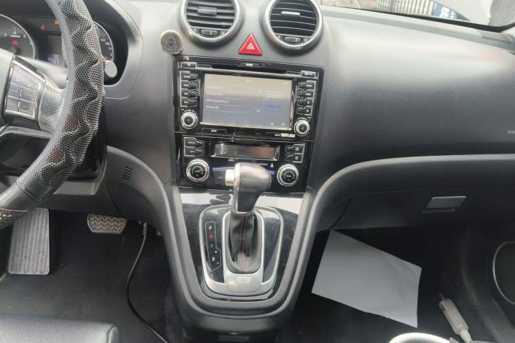 Used Haval H6 2016 Upgraded Model 1.5T Automatic Two-Wheel Drive Prestige Version
