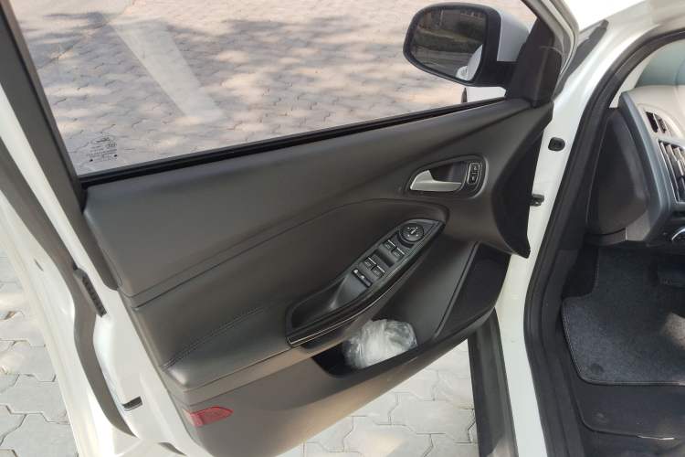 Used Ford Focus 2015 Sedan EcoBoost 180 Automatic Elite Model
