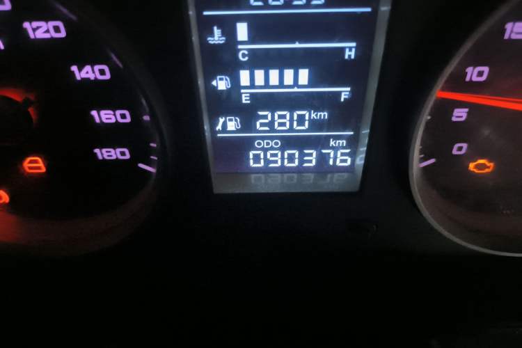 Used Iveco Daily 2017 2.5T A35 Passenger Van 5-7 Seats Model 47Z5
