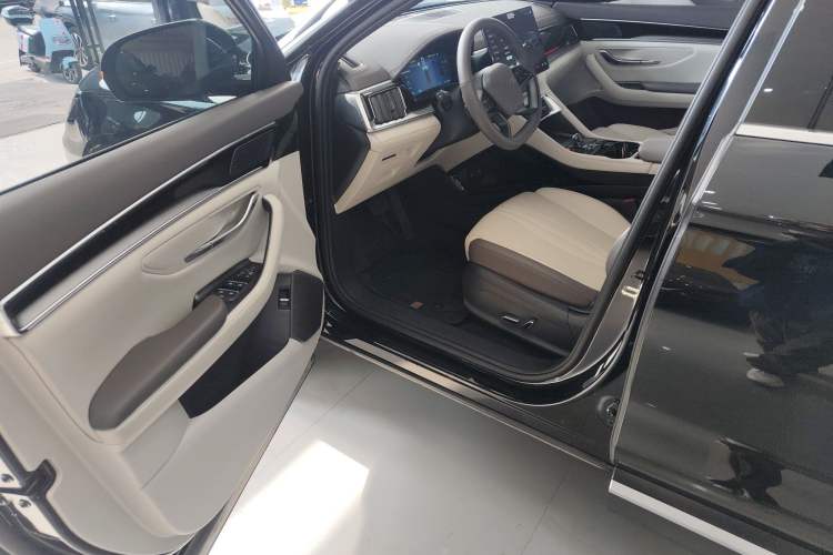 Used BYD Song PLUS New Energy 2025 EV Intelligent Driving Version 520km Premium Model
