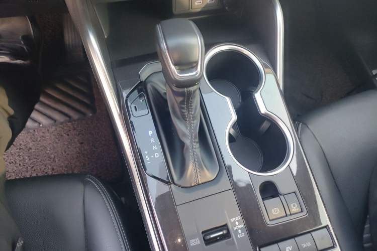 Used Toyota Crown Kluger 2022 2.5L HEV Four-Wheel Drive Luxury Edition
