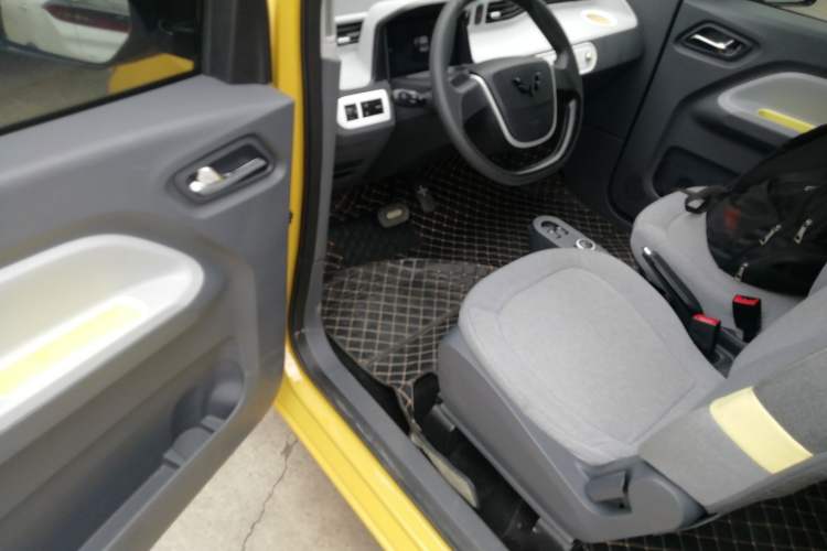 Used Wuling Hongguang MINIEV 2021 Macaron Premium Model – Lithium Iron Phosphate