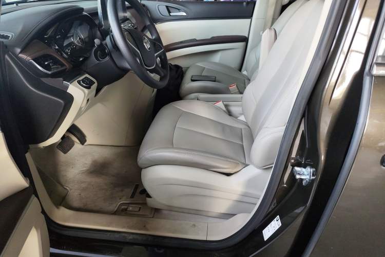 Used Buick GL8 2022 Land Cruiser Executive Class 652T Comfort Model
