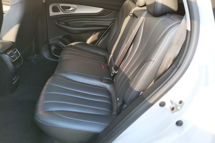 Used Roewe RX5 MAX 2021 Supreme Series 400TGI Automatic Luxury Cabin Edition
