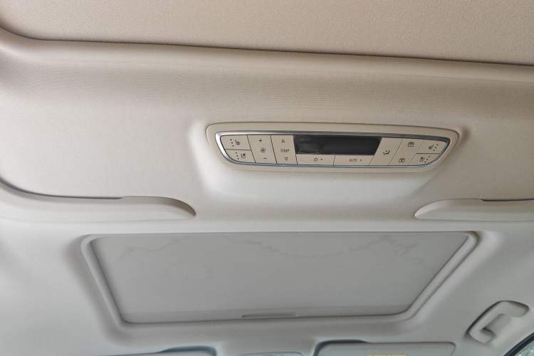 Used Buick GL8 2023 ES Lu Zun Flagship Model
