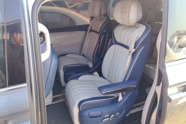 Used Roewe iMAX8 2022 400TGI Prestige Edition