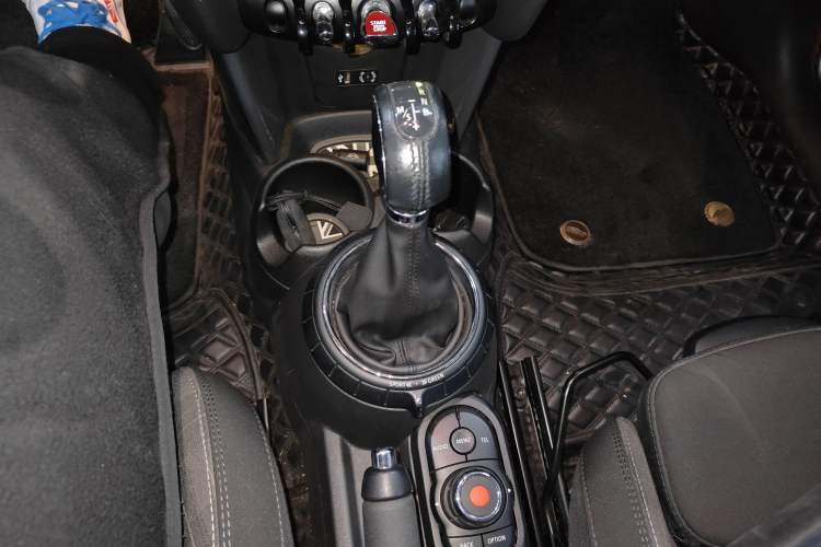 Used  MINI 2016 1.5T COOPER
