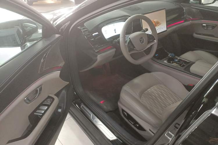 Used BYD Han 2025 EV with 701 km of Laser Radar-Enabled Intelligent Driving
