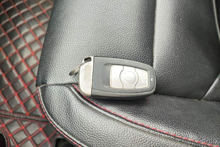 Used Haval H6 2013 Upgraded Model 1.5T Manual Two-Wheel Drive Elite Version
