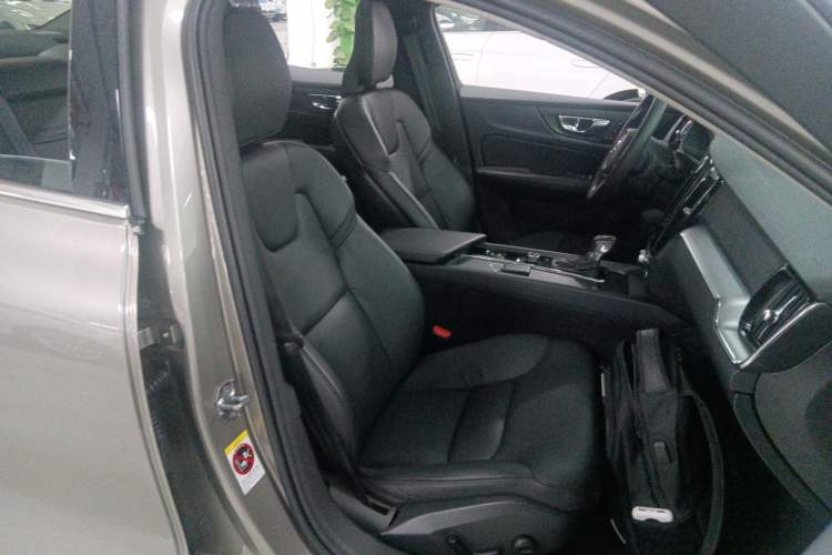 Used Volvo S60 2020 T4 Zhiyi Luxury Edition