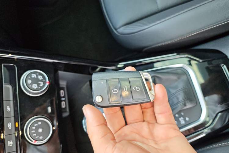 Used Volkswagen T-ROC 2021 280TSI DSG Two-Wheel Drive Comfort Connect Edition
