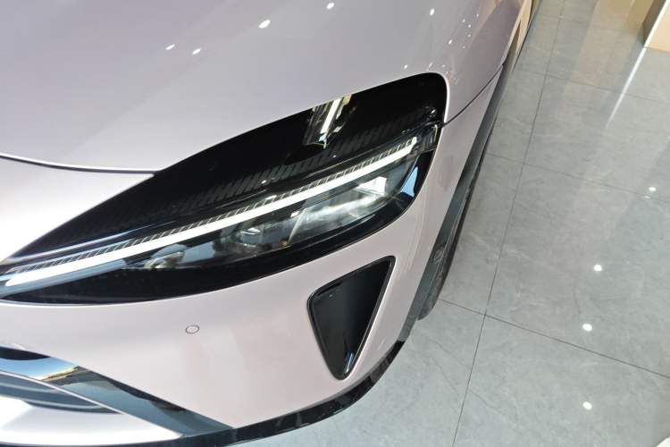 Used  YU7 2025 Ultra-Long Range All-Wheel Drive Pro Version
