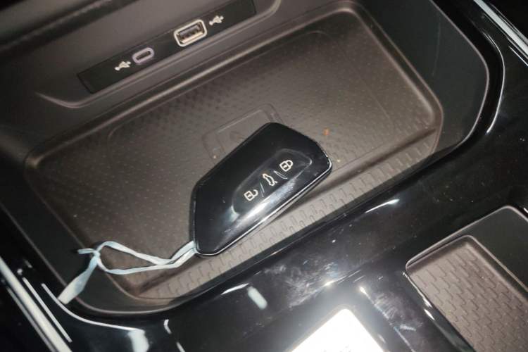 Used Volkswagen Lamando 2023 Lavida L 280TSI DSG Cool & Spicy Edition
