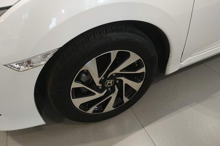 Used Honda Civic 2016 220TURBO CVT Luxury Edition
