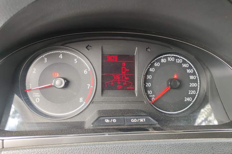 Used Volkswagen Santana 2016 1.6L Manual Comfort Edition
