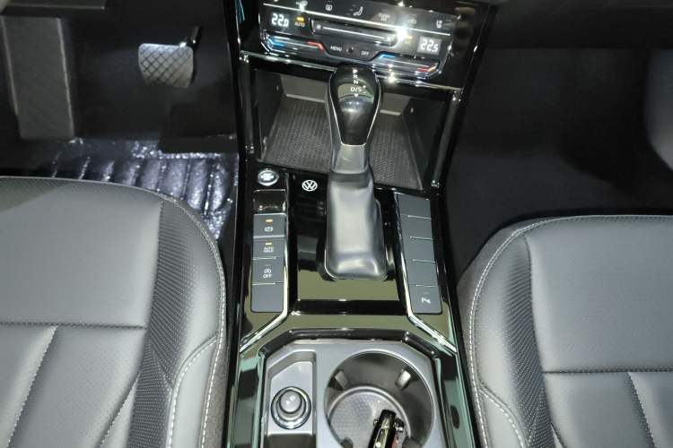 Used Volkswagen Passat 2025 Outstanding Model 330TSI Starry Elite Edition
