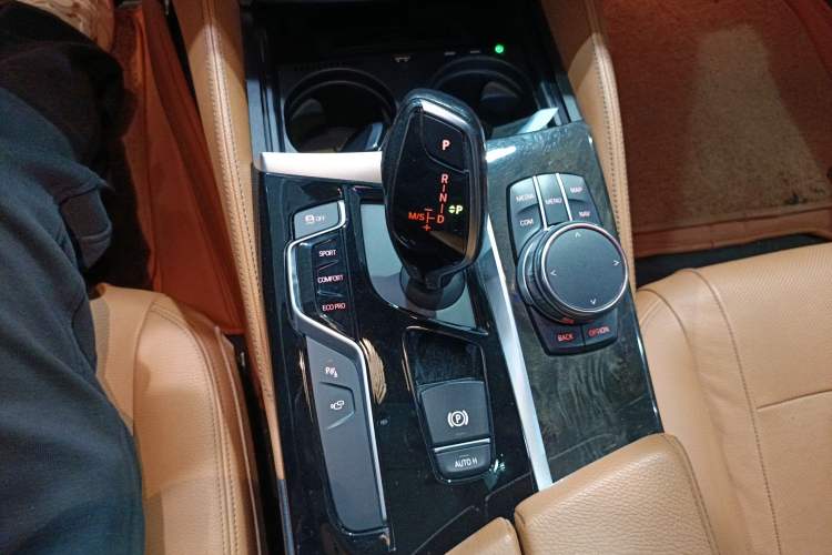 Used BMW 5 Series 2018 530Li Luxury Edition M Sport Package