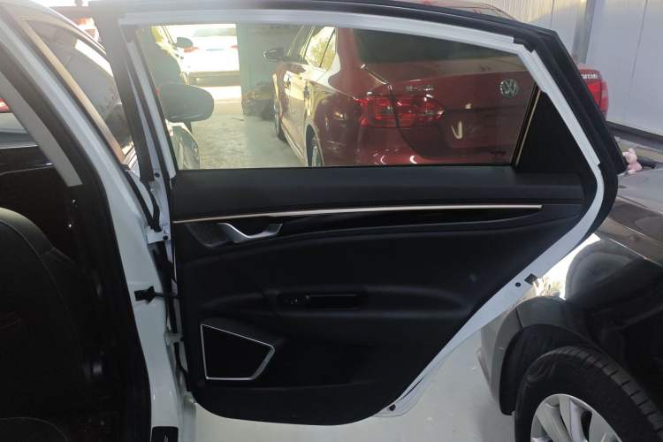 Used Geely Auto Emgrand GL 2021 UP 1.4T CVT Leading Edition
