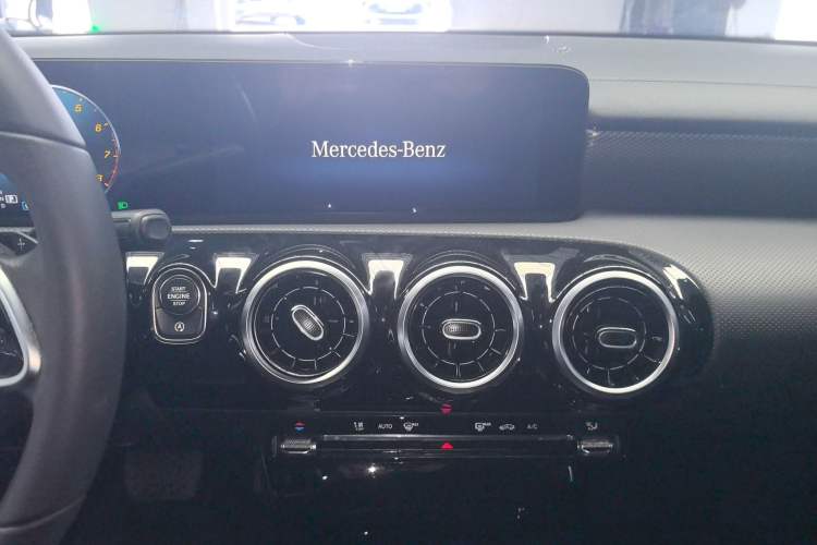 Used Mercedes-Benz A-Class 2020 Facelift A 180 L Sport Sedan Special Configuration
