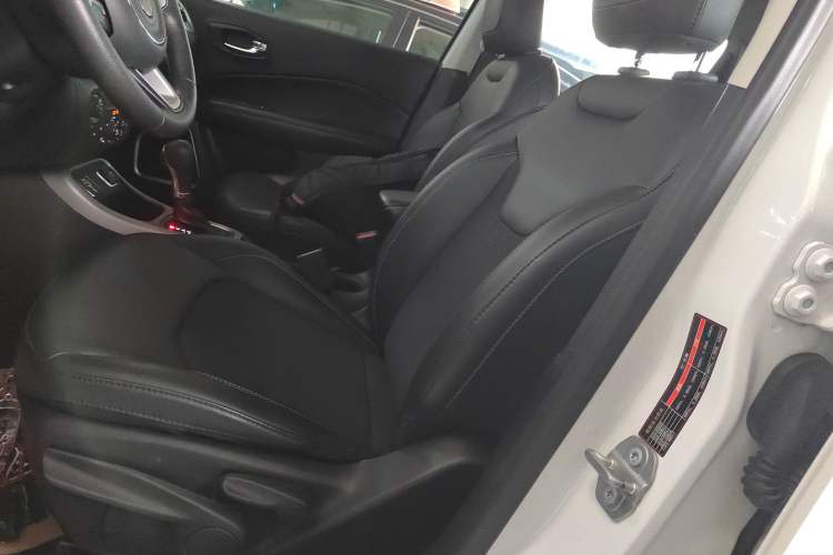 Used  Compass 2020 220T Automatic Leading Edition