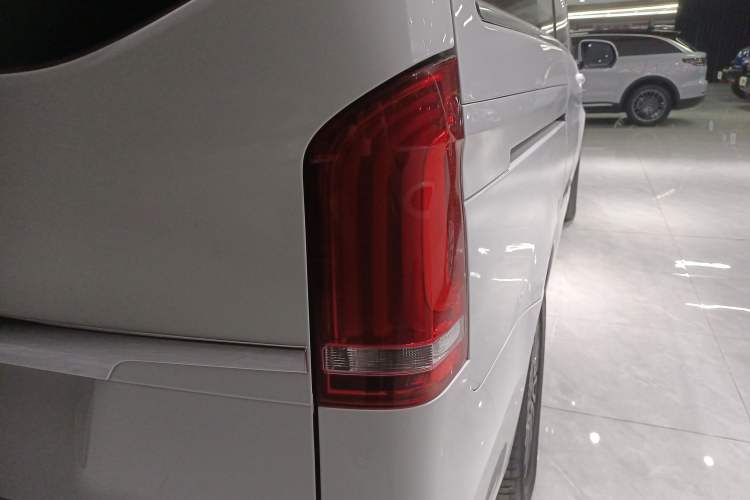 Used Mercedes-Benz V-Class 2017 V 260 Prestige Edition