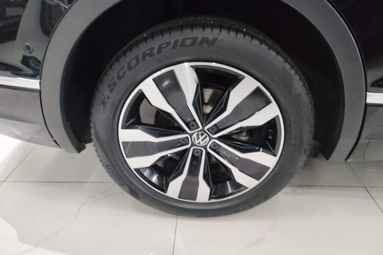 Used Volkswagen Tiguan L 2022 330TSI Automatic Two-Wheel Drive R-Line Enhanced Edition
