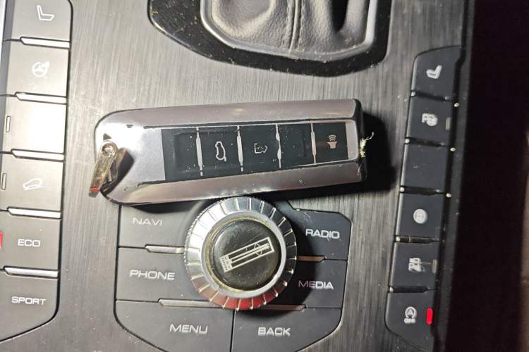 Used Wey VV5 2019 Upgraded Model 2.0T Two-Wheel Drive Flagship Version China V Standard
